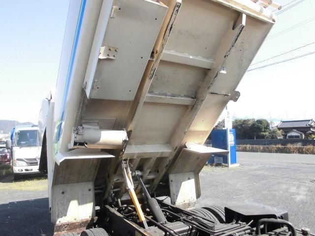 HINO DUTRO 2013 Image 31