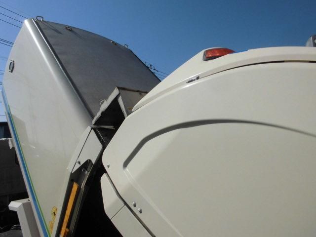 HINO DUTRO 2013 Image 31