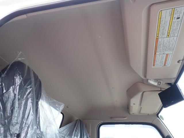 MITSUBISHI CANTER 2025 Image 31