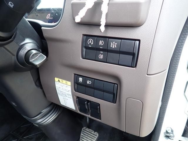 MITSUBISHI CANTER 2025 Image 31