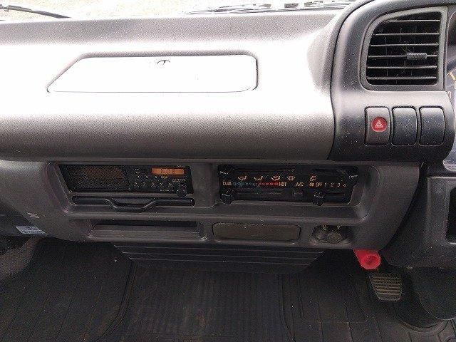 ISUZU ELF 2002 Image 31