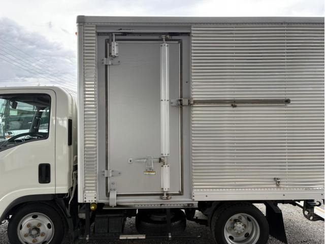 ISUZU ELF 2013 Image 31