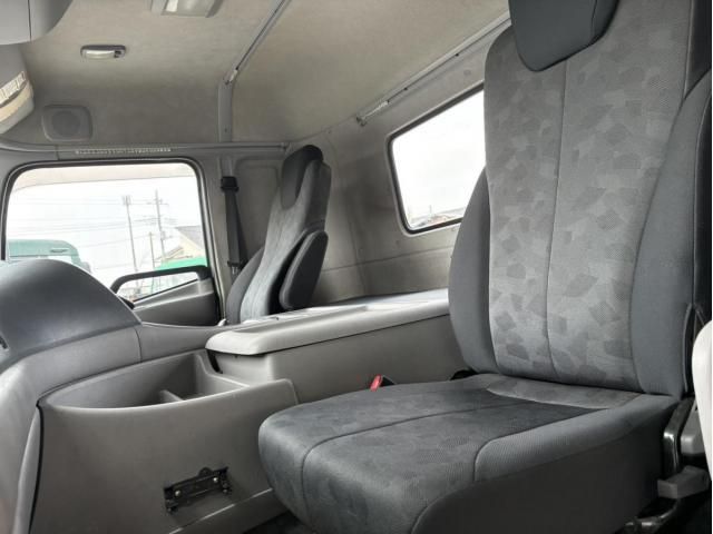 NISSAN DIESEL QUON 2018 Image 31