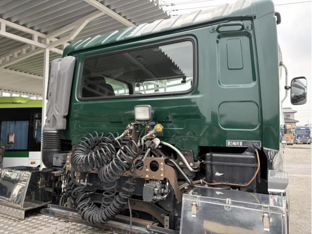 NISSAN DIESEL QUON 2017 Image 31