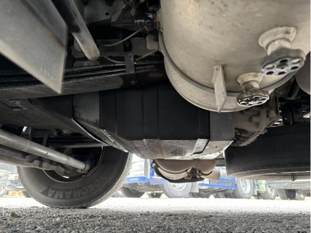 NISSAN DIESEL QUON 2017 Image 31