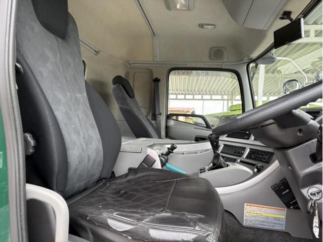 NISSAN DIESEL QUON 2017 Image 31