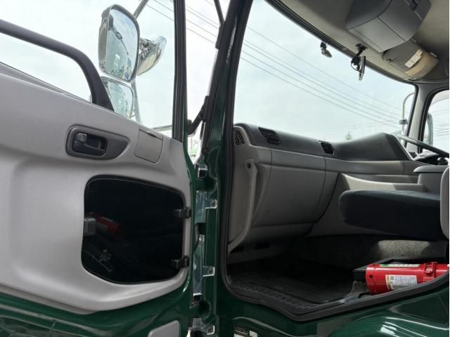 NISSAN DIESEL QUON 2017 Image 31