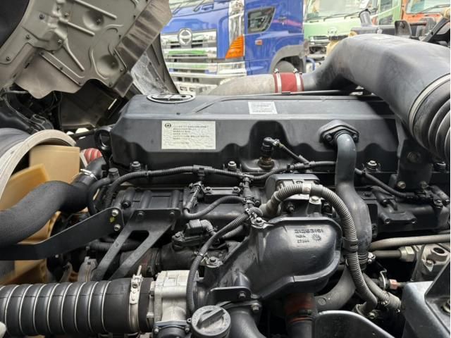 NISSAN DIESEL QUON 2017 Image 31