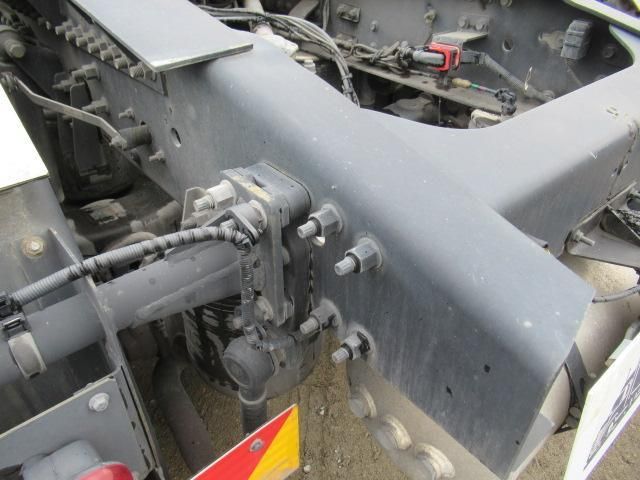 NISSAN DIESEL QUON 2018 Image 31