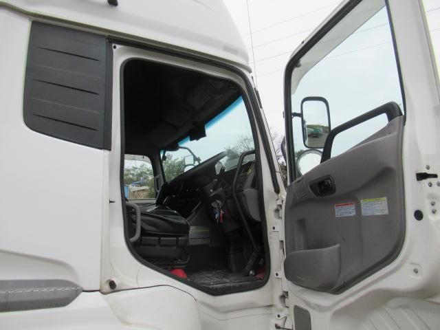 NISSAN DIESEL QUON 2018 Image 31