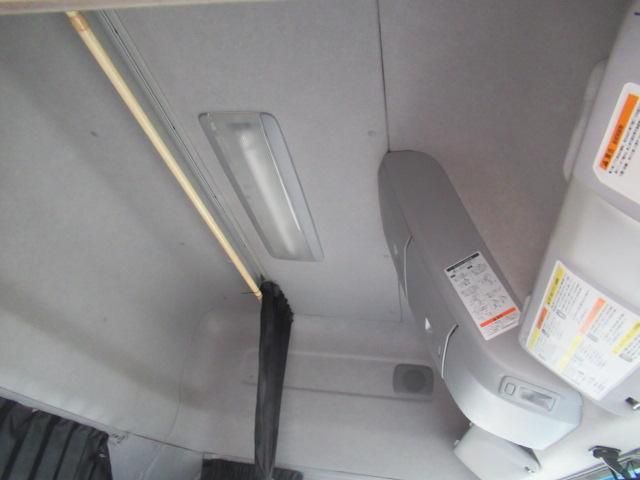 NISSAN DIESEL QUON 2018 Image 31