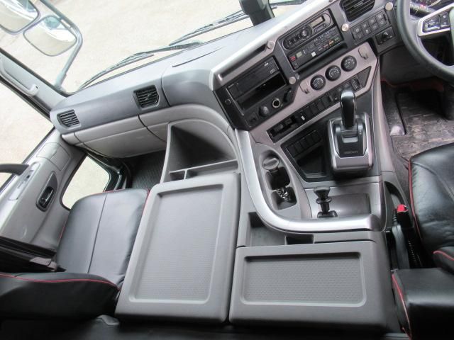 NISSAN DIESEL QUON 2018 Image 31