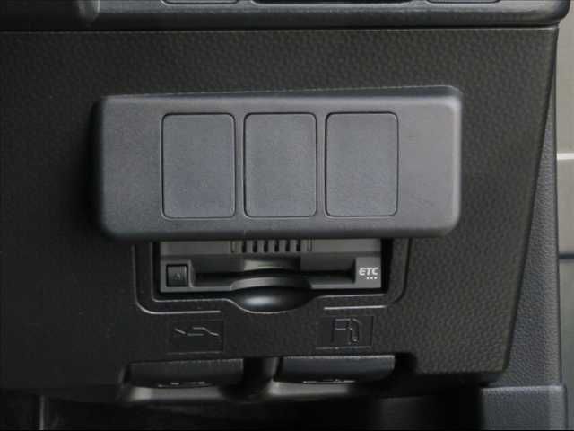 TOYOTA ROOMY 2017 Image 31