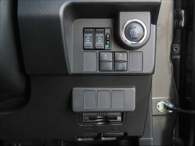 TOYOTA ROOMY 2017 Image 31