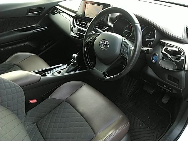 TOYOTA C-HR 2017 Image 31