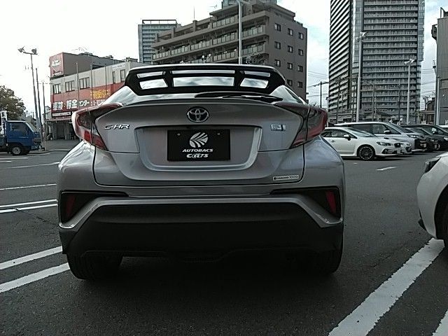 TOYOTA C-HR 2017 Image 31