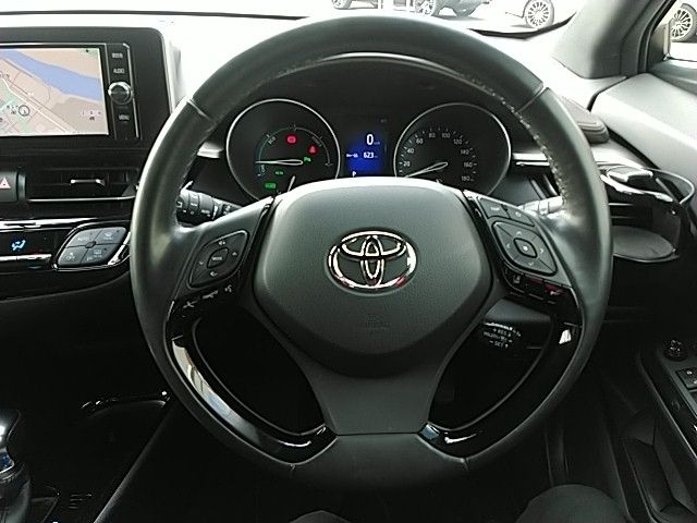 TOYOTA C-HR 2017 Image 31