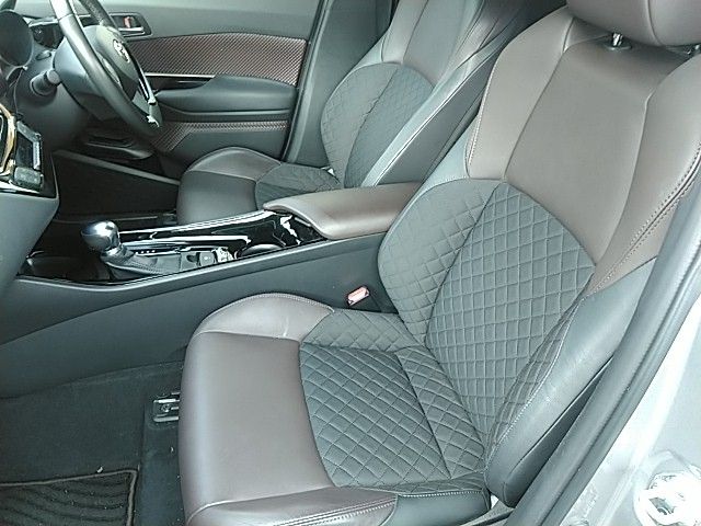 TOYOTA C-HR 2017 Image 31