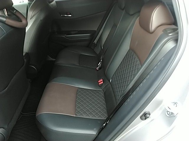 TOYOTA C-HR 2017 Image 31