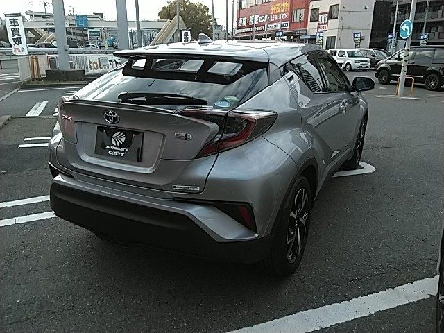 TOYOTA C-HR 2017 Image 31