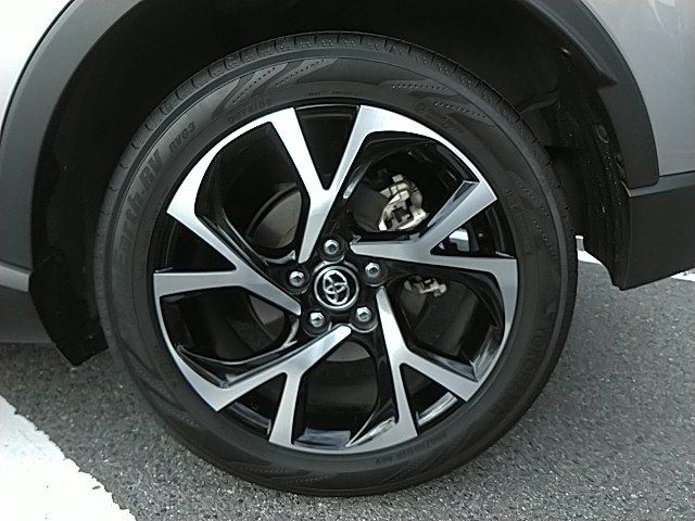 TOYOTA C-HR 2017 Image 31