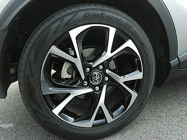 TOYOTA C-HR 2017 Image 31