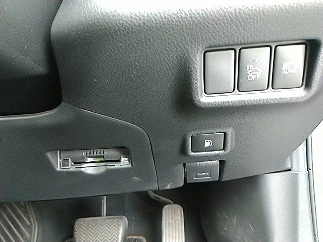 TOYOTA C-HR 2017 Image 31