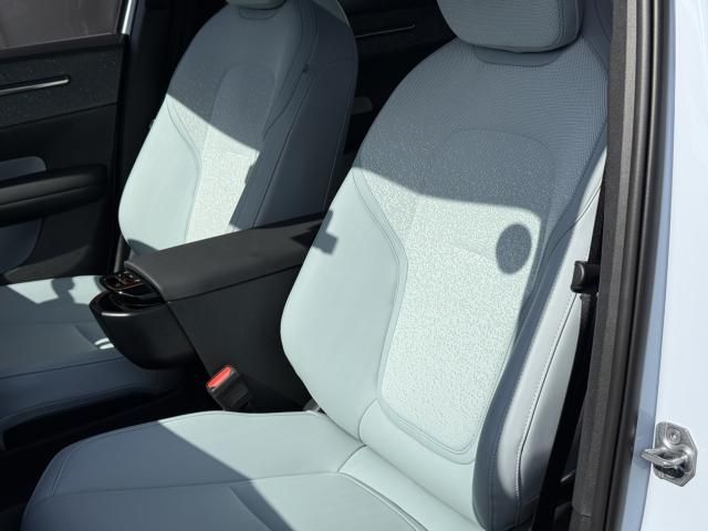 VOLVO EX30 2024 Image 31