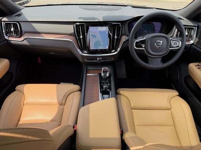 VOLVO V60 CROSS COUN 2023 Image 31