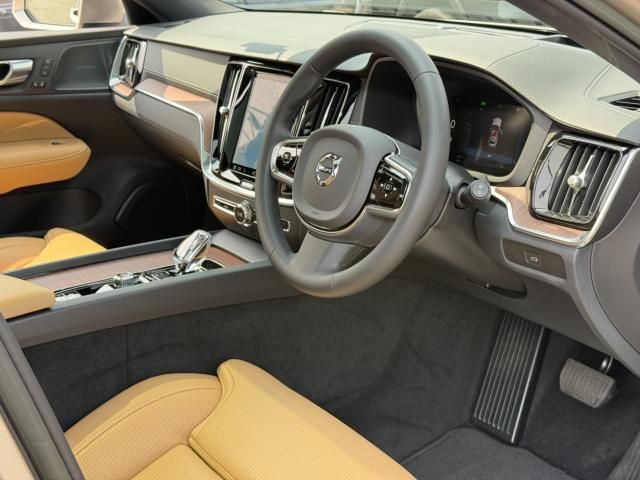 VOLVO V60 CROSS COUN 2023 Image 31