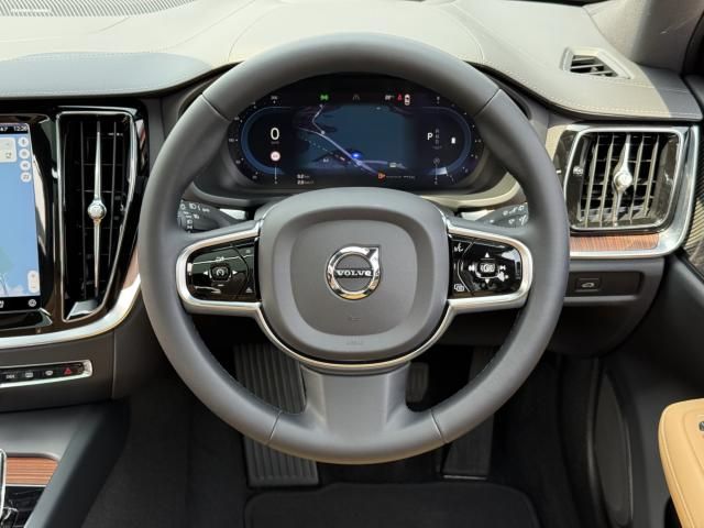 VOLVO V60 CROSS COUN 2023 Image 31
