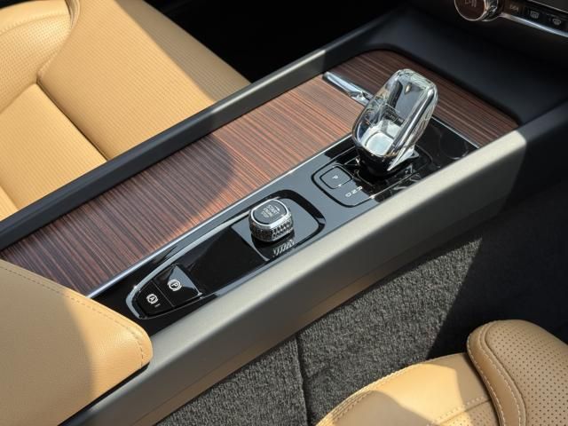 VOLVO V60 CROSS COUN 2023 Image 31