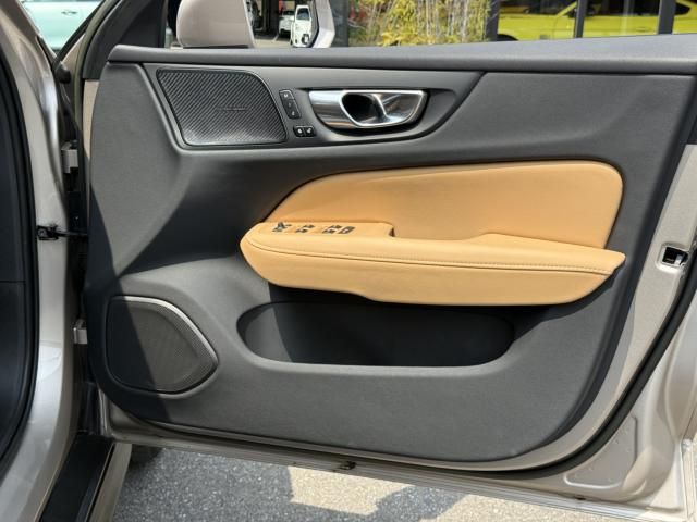 VOLVO V60 CROSS COUN 2023 Image 31