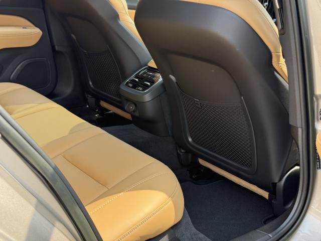 VOLVO V60 CROSS COUN 2023 Image 31