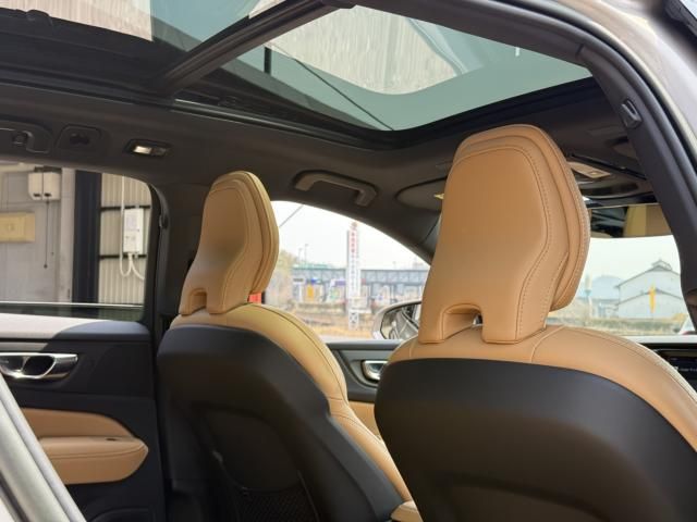 VOLVO V60 CROSS COUN 2023 Image 31