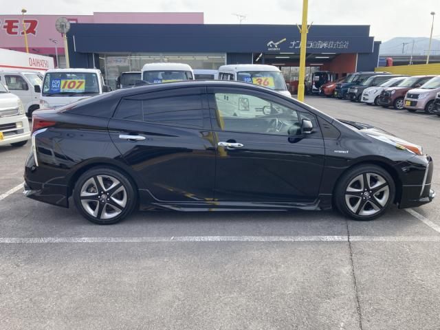 TOYOTA PRIUS 2019 Image 31