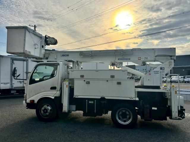 HINO DUTRO 2015 Image 31