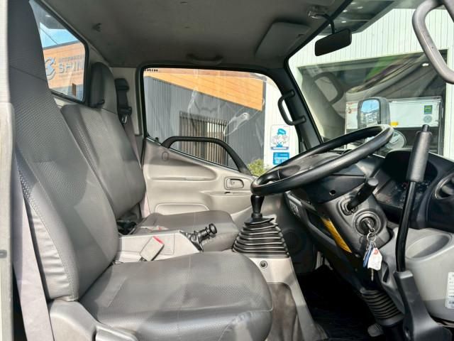 HINO DUTRO 2015 Image 31