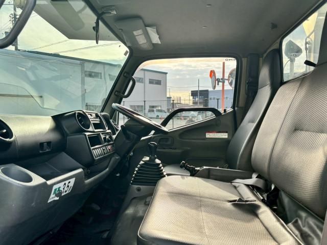 HINO DUTRO 2015 Image 31