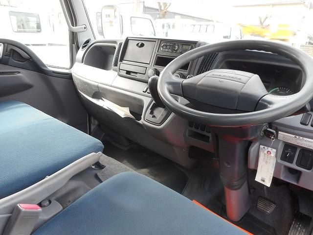 MITSUBISHI CANTER 2015 Image 31