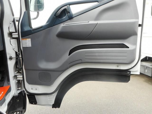 MITSUBISHI CANTER 2015 Image 31