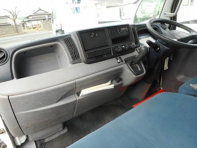 MITSUBISHI CANTER 2015 Image 31