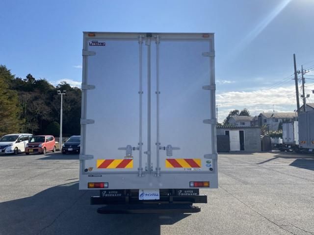 MITSUBISHI CANTER 2026 Image 31