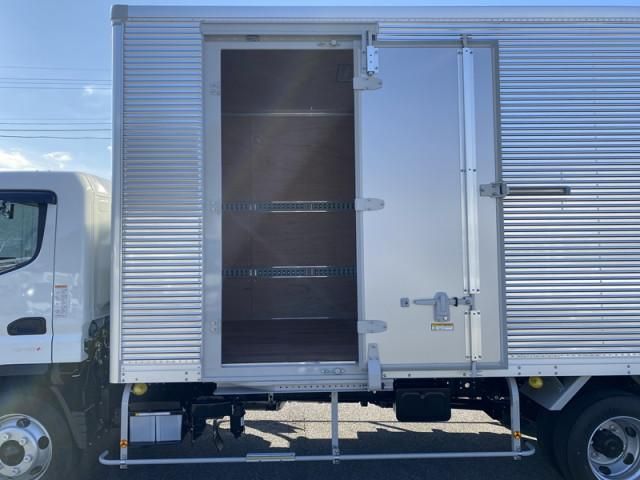 MITSUBISHI CANTER 2026 Image 31