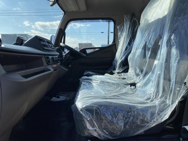 MITSUBISHI CANTER 2026 Image 31