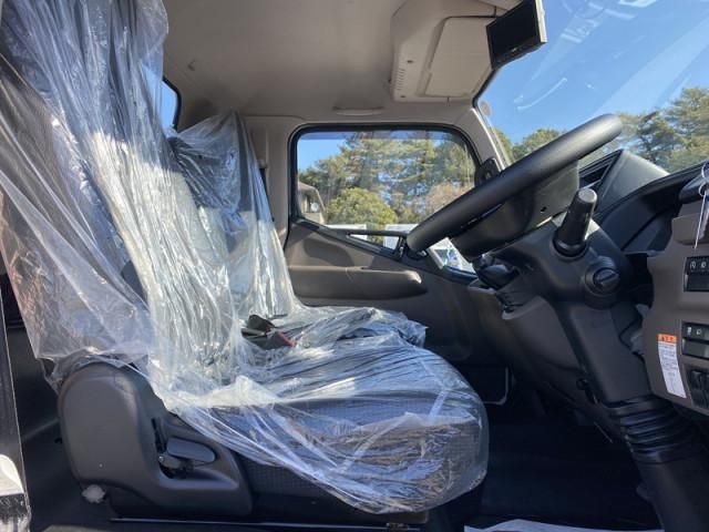 MITSUBISHI CANTER 2026 Image 31