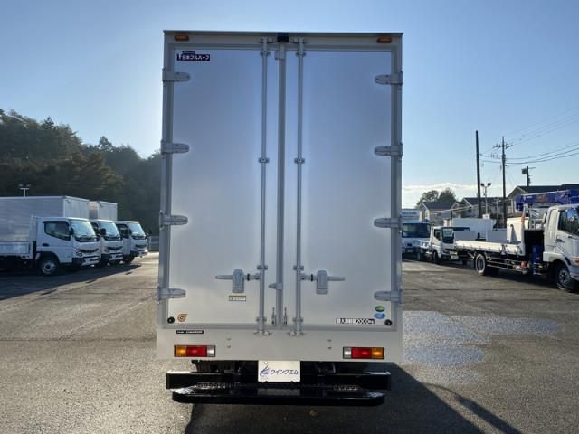 MITSUBISHI CANTER 2026 Image 31