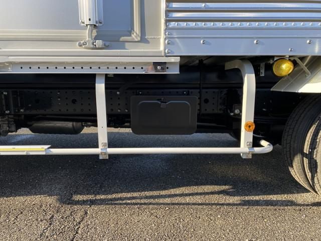 MITSUBISHI CANTER 2026 Image 31