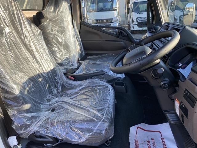 MITSUBISHI CANTER 2026 Image 31