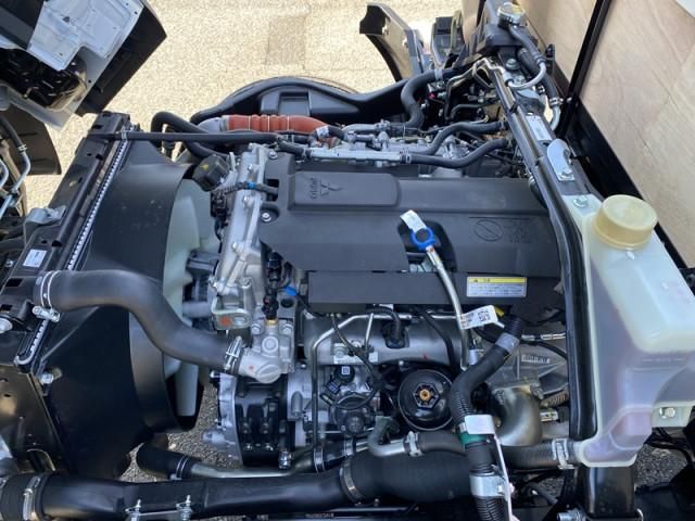 MITSUBISHI CANTER 2026 Image 31